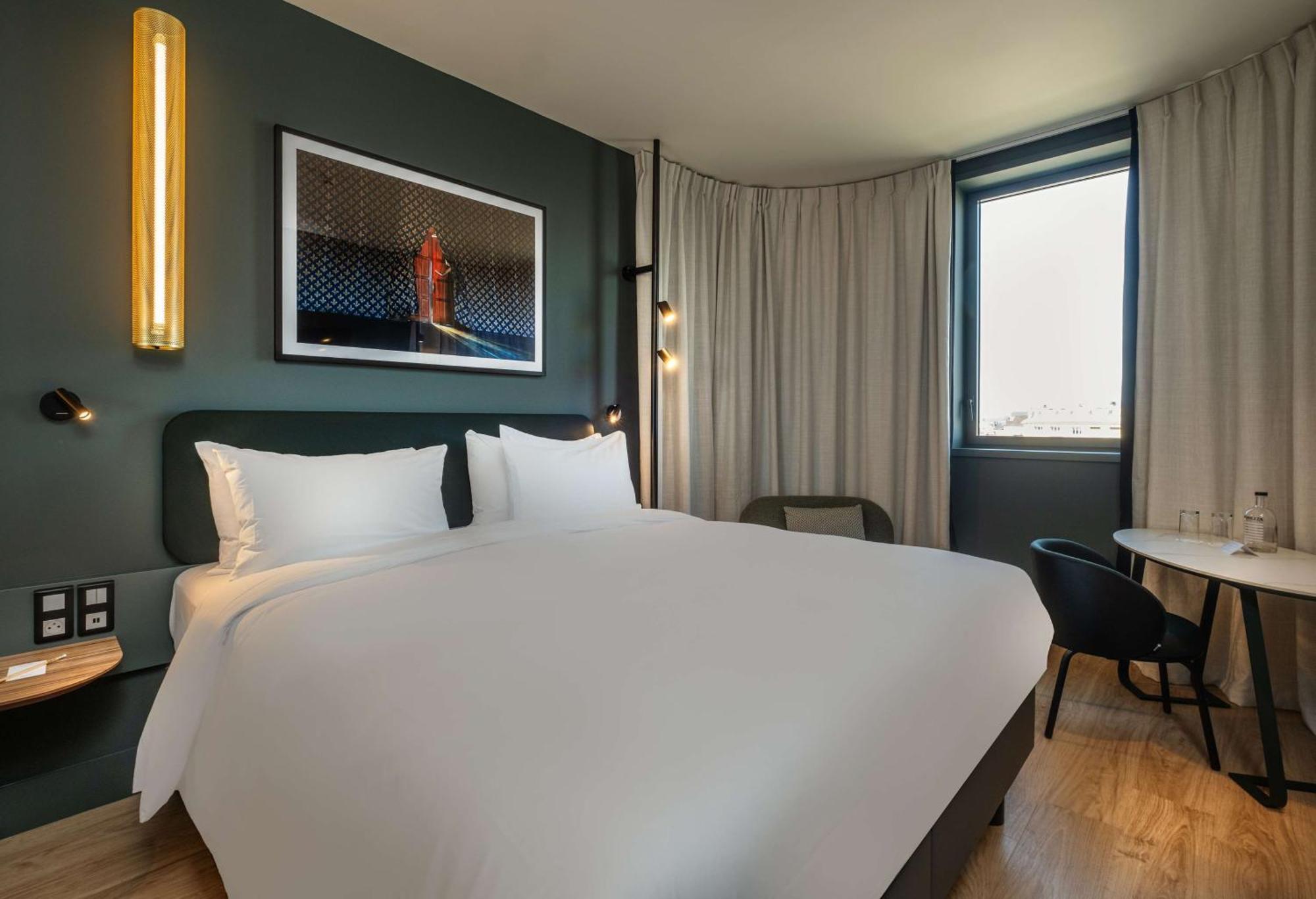 Radisson Hotel Reims Esterno foto