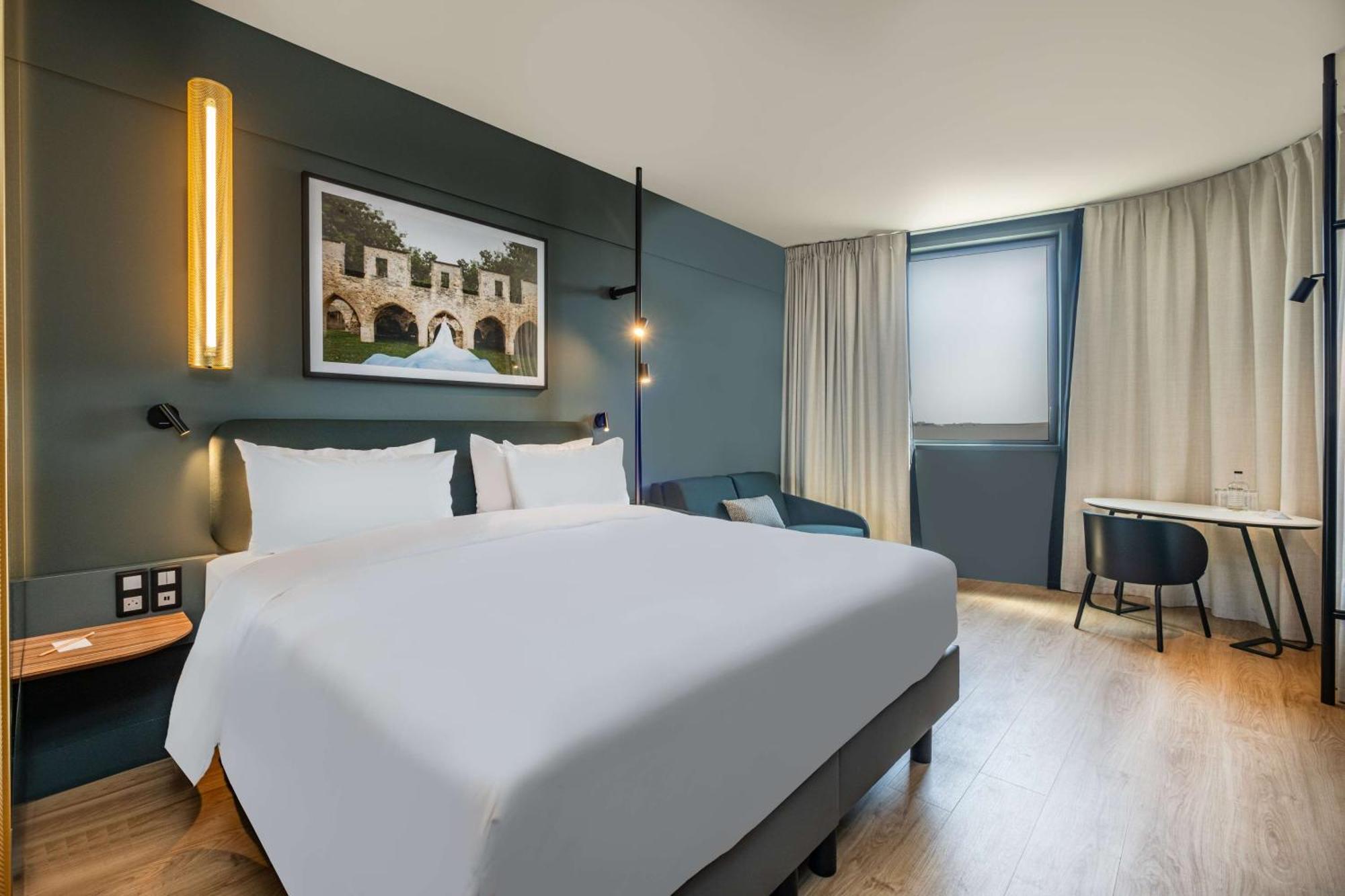 Radisson Hotel Reims Esterno foto