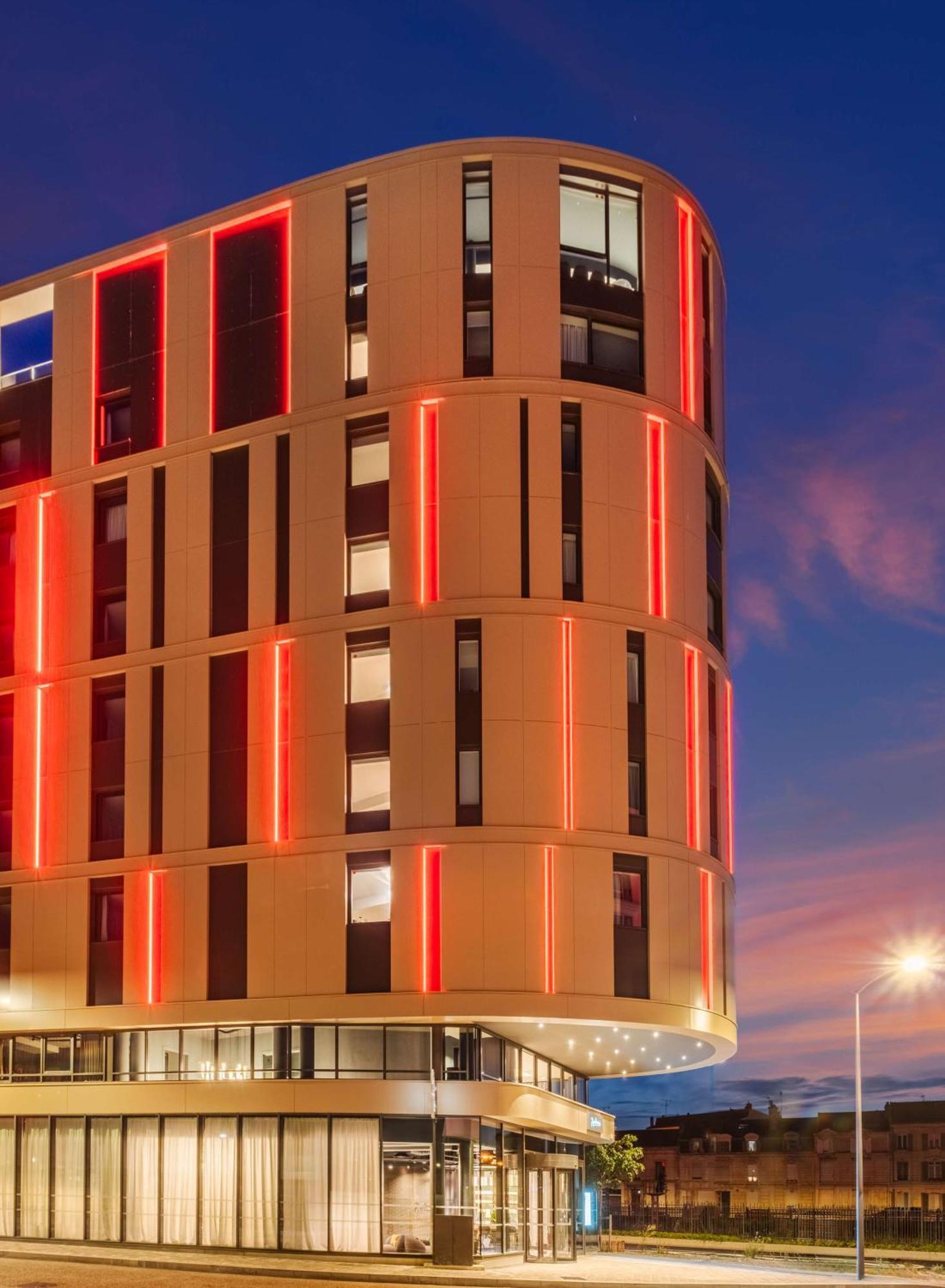 Radisson Hotel Reims Esterno foto
