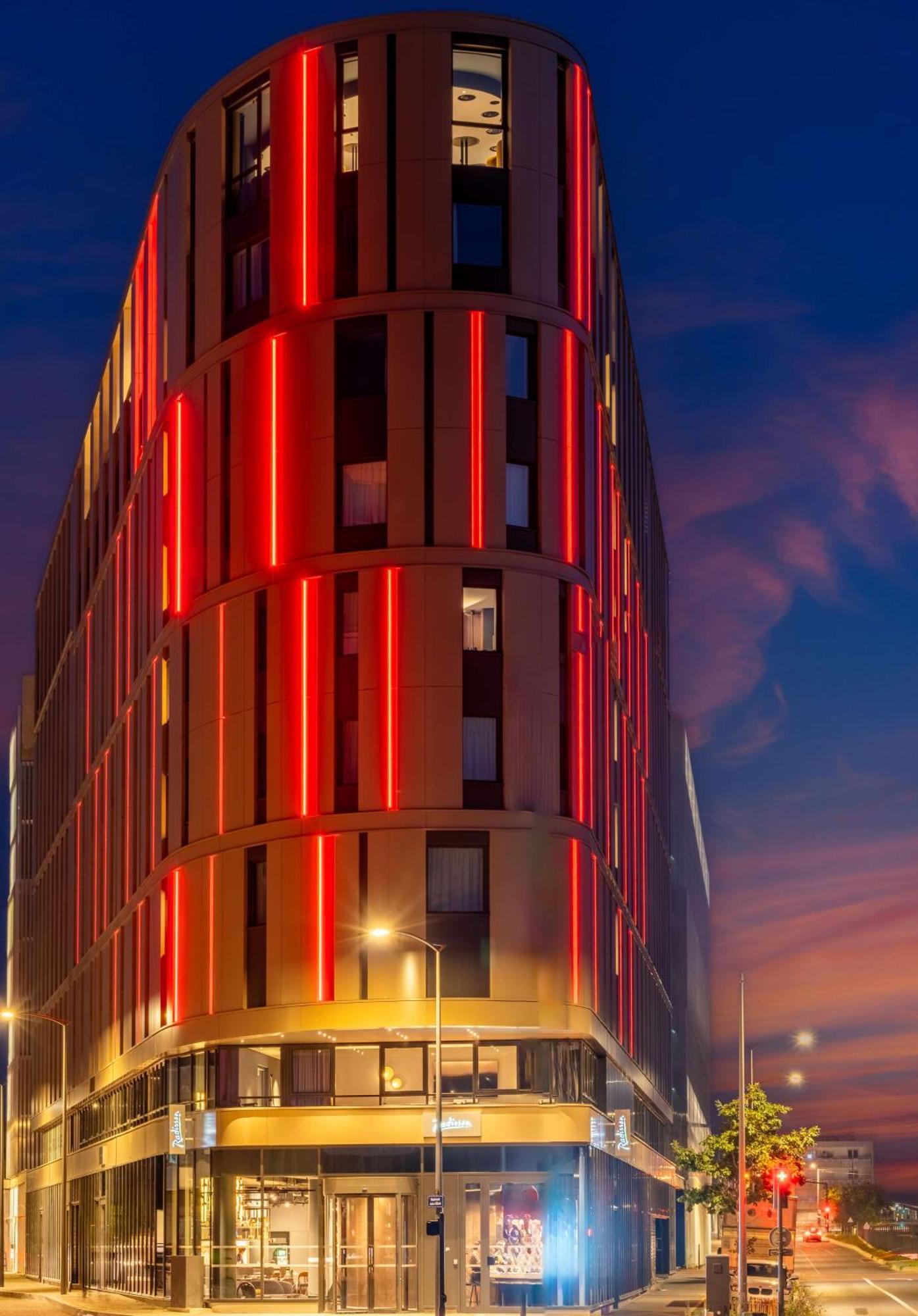 Radisson Hotel Reims Esterno foto